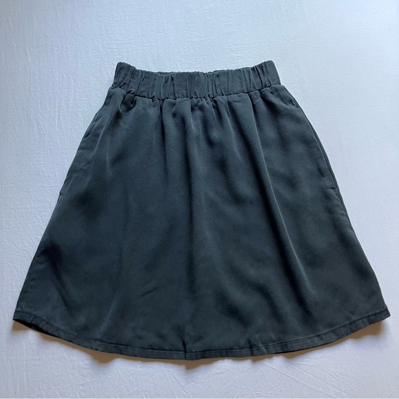 ONLY CHILD black elastic waist mini skirt - Picture 1 of 5